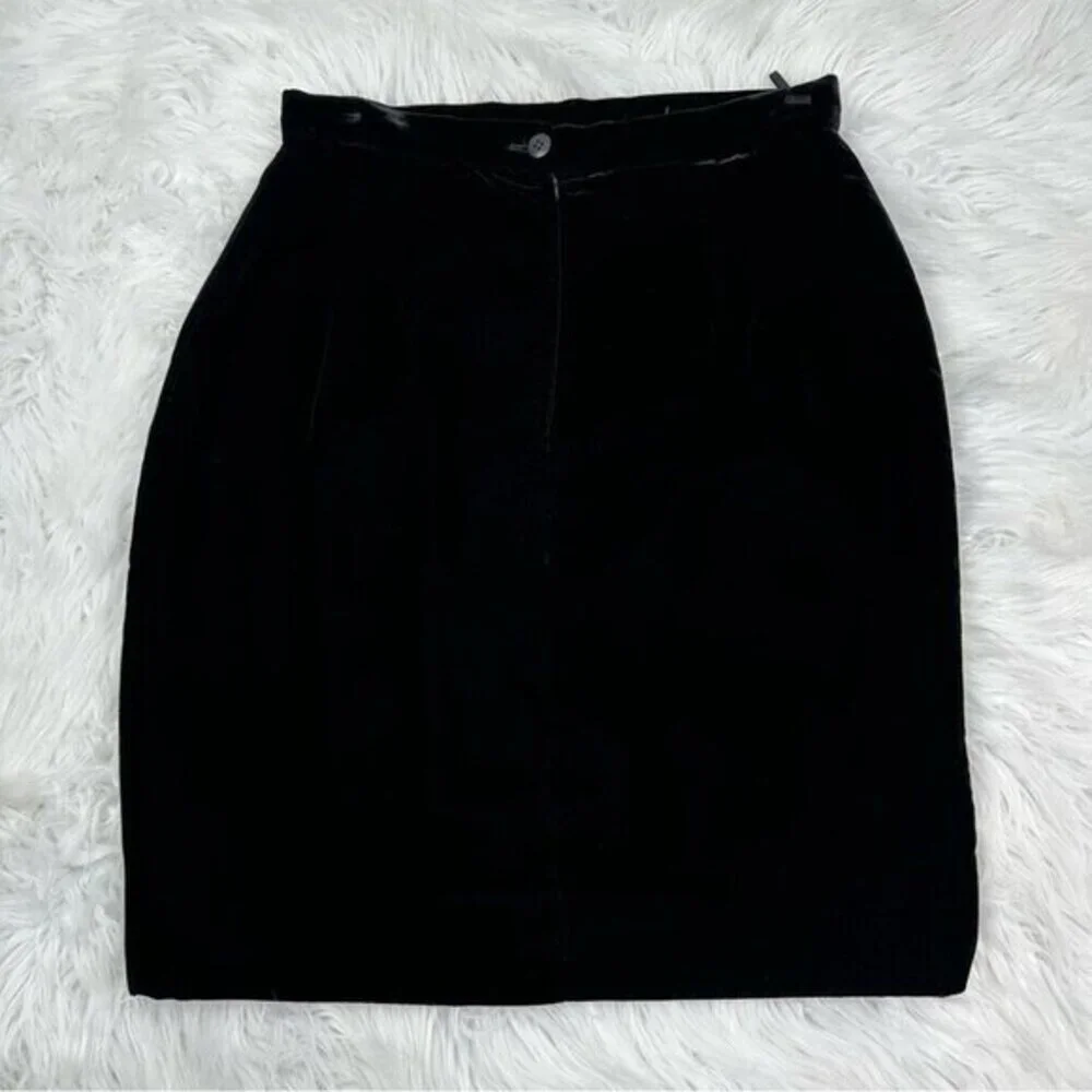 Valentino Studio‎ Black Velvet Pencil Skirt Vintage Made in Italy W27 Hemmed